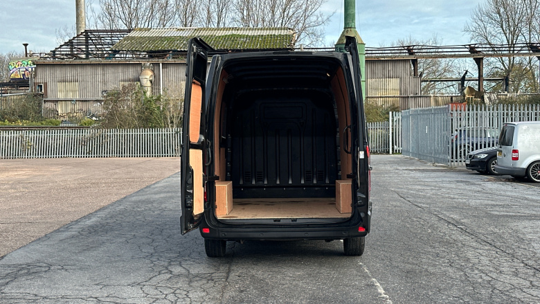 Renault Master Mwb Diesel Fwd MM35 Blue dCi 135 Advance Medium Roof Van